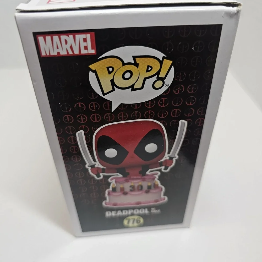 Funko POP Deadpool 776 7-11 7-Eleven Exclusive Deadpool in Cake